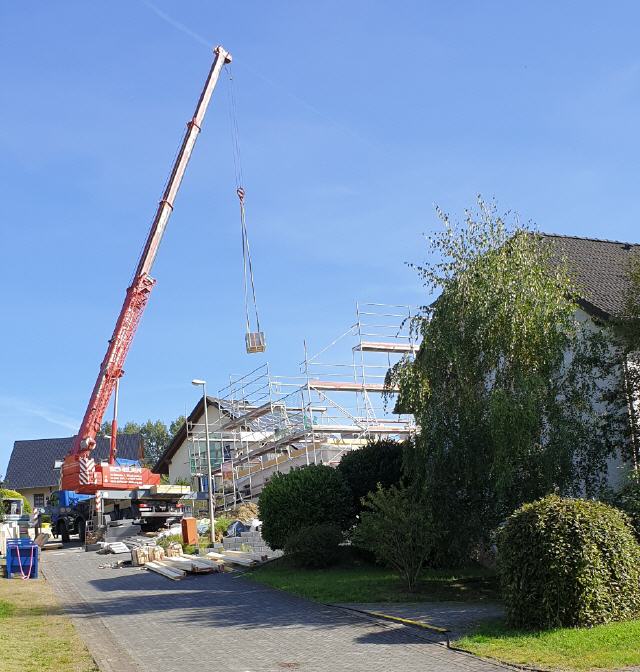 Beispiel Fertighaus - Baustelle in Ortsmitte